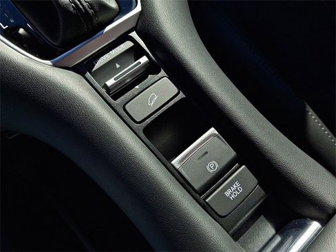 Certified 2025 Honda HR-V EX-L image 26