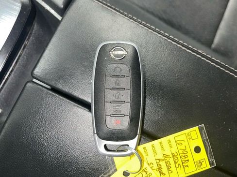 Used 2025 Nissan Rogue SV AWD/4WD image 20