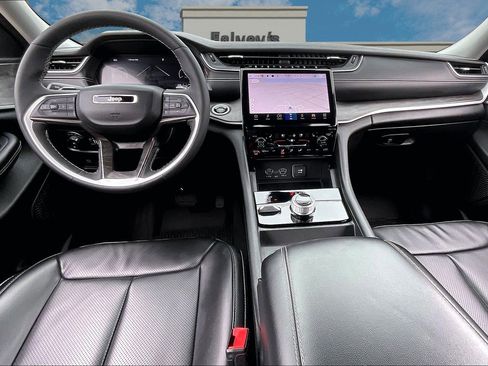 Used 2024 Jeep Grand Cherokee L Limited w/ Luxury Tech Group II image 15