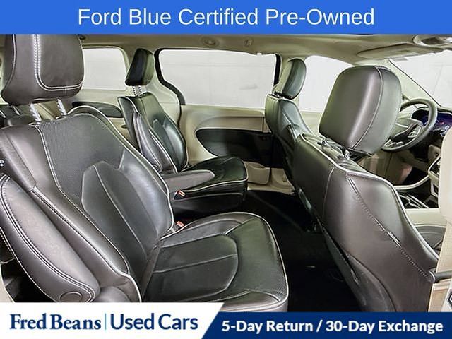 Used 2023 Chrysler Pacifica Limited FWD image 48