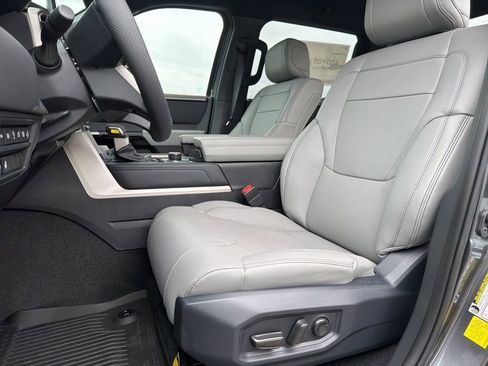 New 2026 Toyota Tundra Limited AWD/4WD image 7