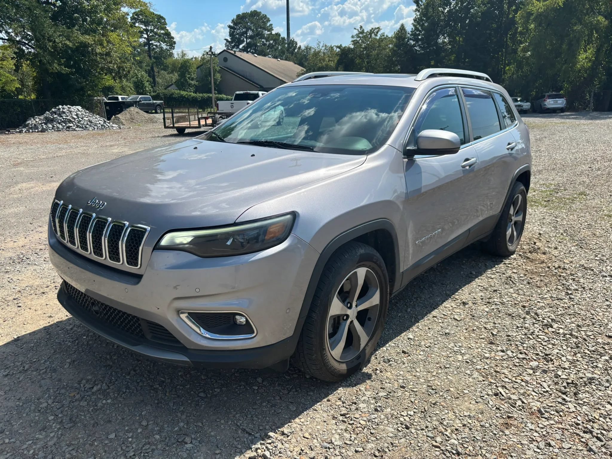 Used 2019 Jeep Cherokee Limited w/ Luxury Group AWD/4WD image 8