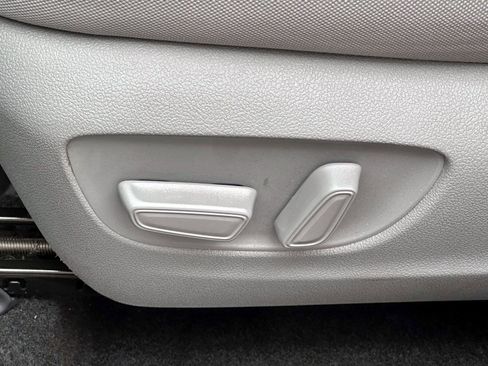 Certified 2024 Toyota Highlander LE AWD/4WD image 12