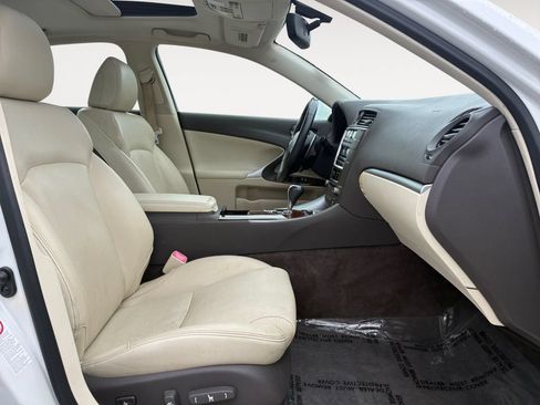 Used 2013 Lexus IS 250 w/ Premium Pkg Value Edition RWD image 15