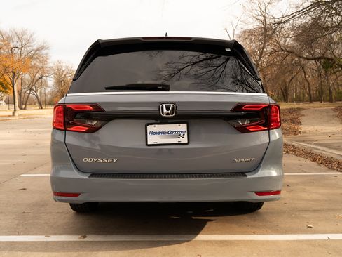 Certified 2023 Honda Odyssey Sport image 8