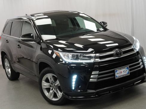 Used 2018 Toyota Highlander Limited AWD/4WD image 14