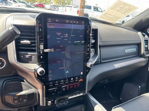 Used 2025 RAM 2500 Laramie AWD/4WD image 25