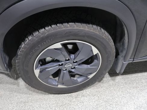 Used 2025 Nissan Rogue SV w/ SV Premium Package AWD/4WD image 10