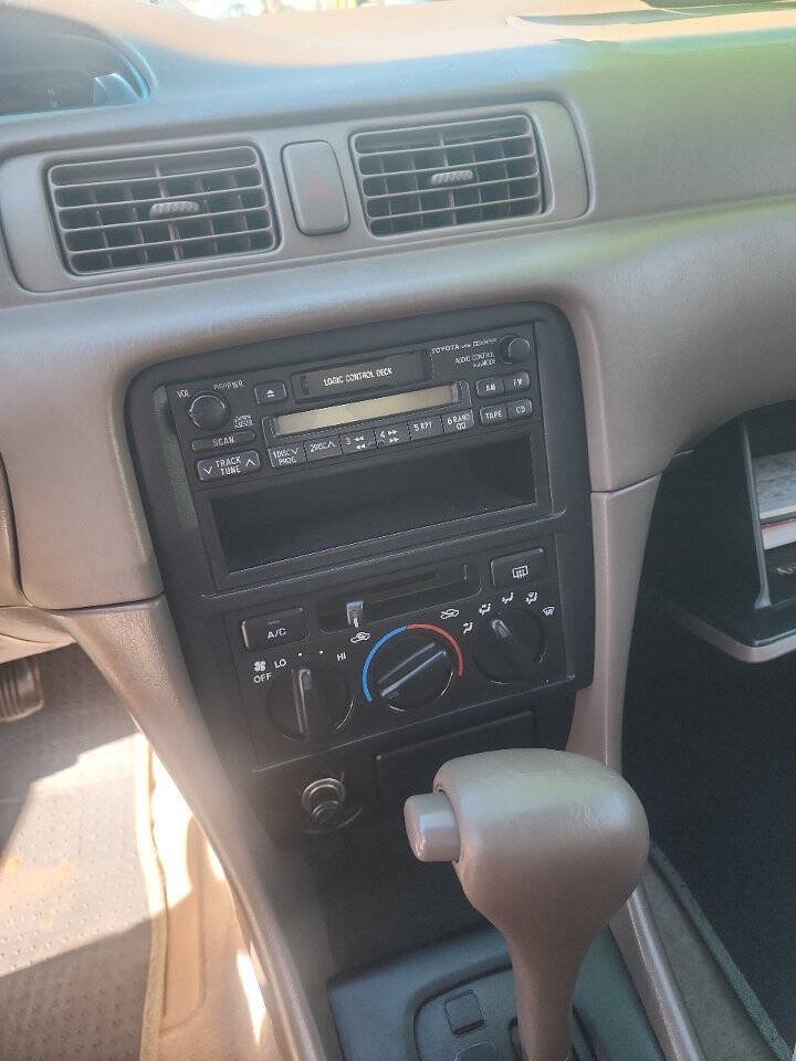 Used 1998 Toyota Camry LE FWD image 9