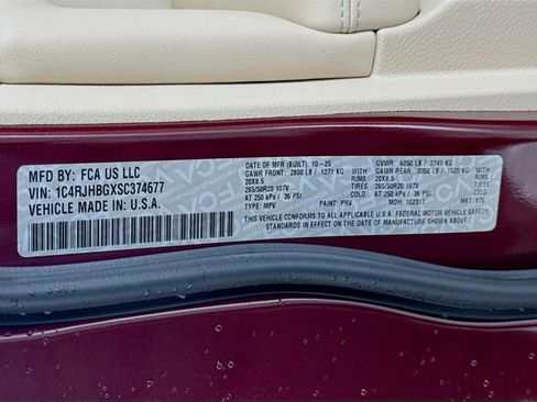 New 2025 Jeep Grand Cherokee Limited w/ Luxury Tech Group II image 36