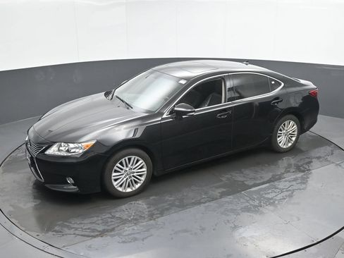Used 2013 Lexus ES 350 w/ Luxury Pkg FWD image 32
