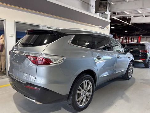 Used 2023 Buick Enclave Essence w/ Experience Buick Package FWD image 5