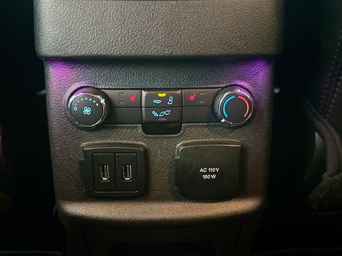 Used 2017 Ford Explorer Limited image 28