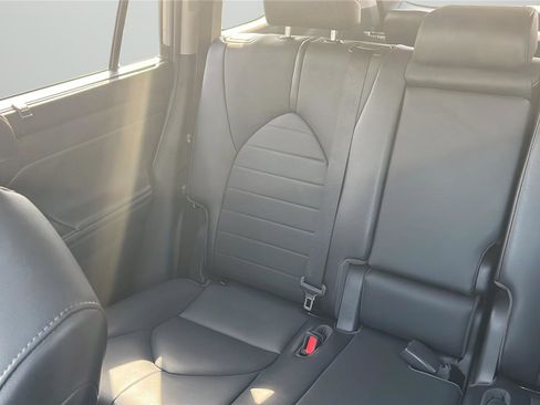 Used 2021 Toyota Highlander XLE image 19