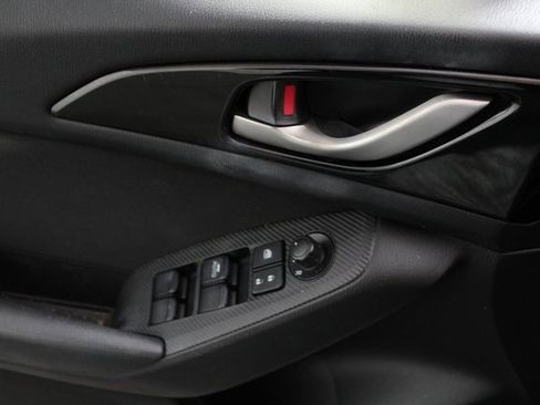 Used 2015 MAZDA MAZDA3 i Touring w/ Technology Package image 19