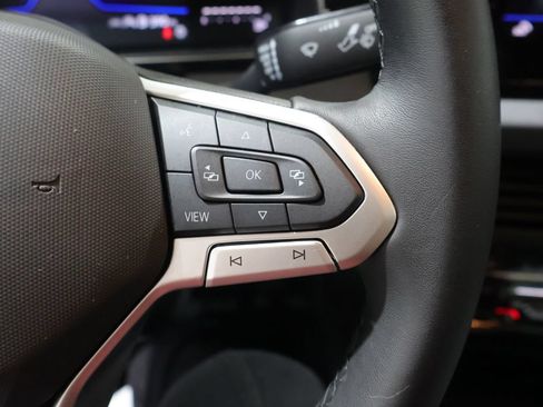 Used 2025 Volkswagen Jetta SE FWD image 38