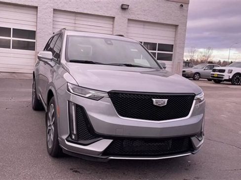 Used 2024 Cadillac XT6 Sport image 4