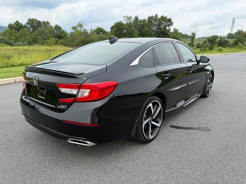 Used 2018 Honda Accord Sport image 6