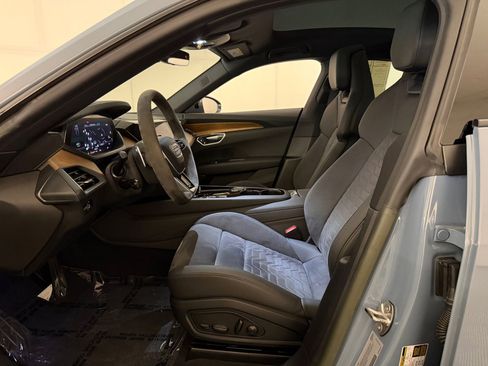 Used 2023 Audi e-tron GT Premium Plus image 23