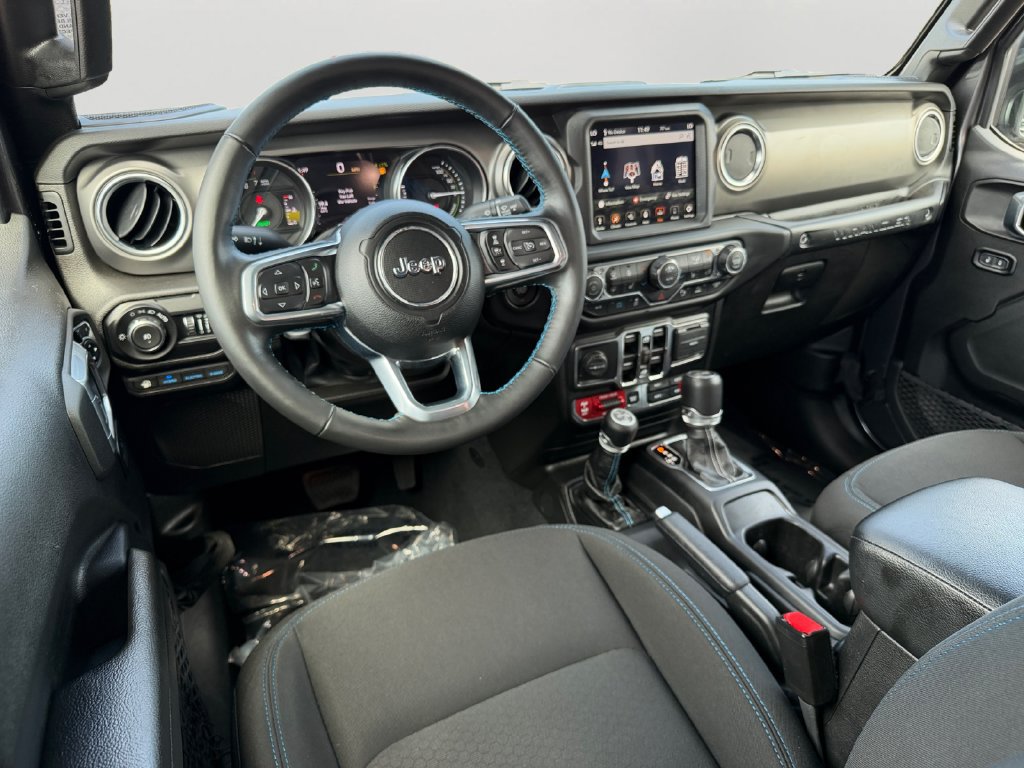 Used 2022 Jeep Wrangler Unlimited Rubicon 4xe w/ Cold Weather Group AWD/4WD image 13