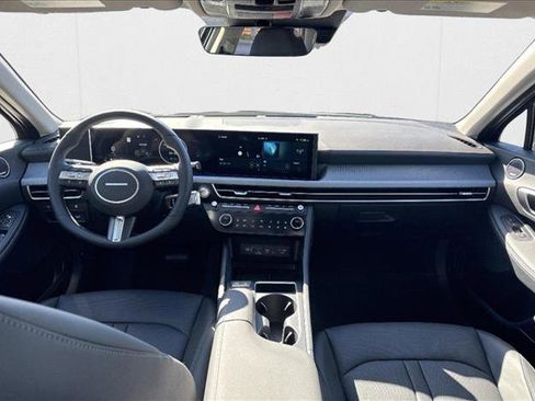 New 2025 Hyundai Sonata Limited image 16