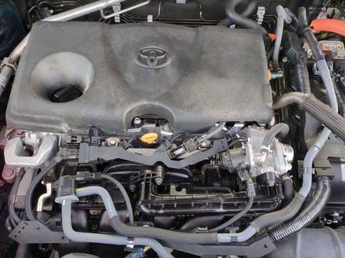 Used 2023 Toyota RAV4 XLE Premium image 15