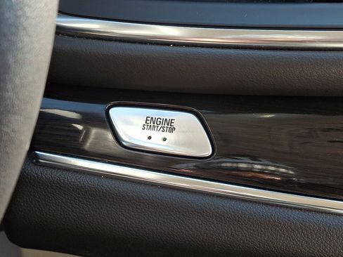 Used 2023 Buick Enclave Essence image 29