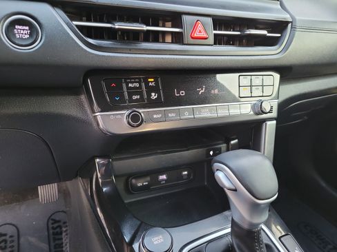Used 2024 Kia Seltos EX FWD image 19