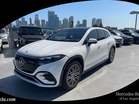 Used 2023 Mercedes-Benz EQS 580 4MATIC SUV image 1