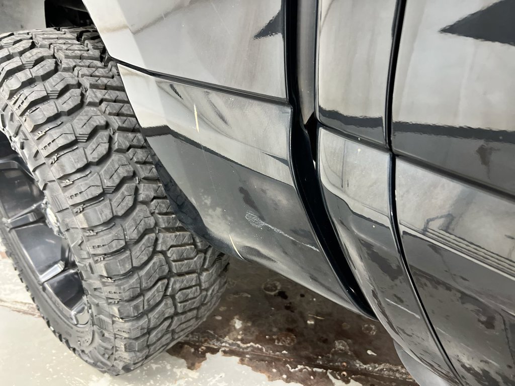 Used 2017 Nissan Titan SV AWD/4WD image 33