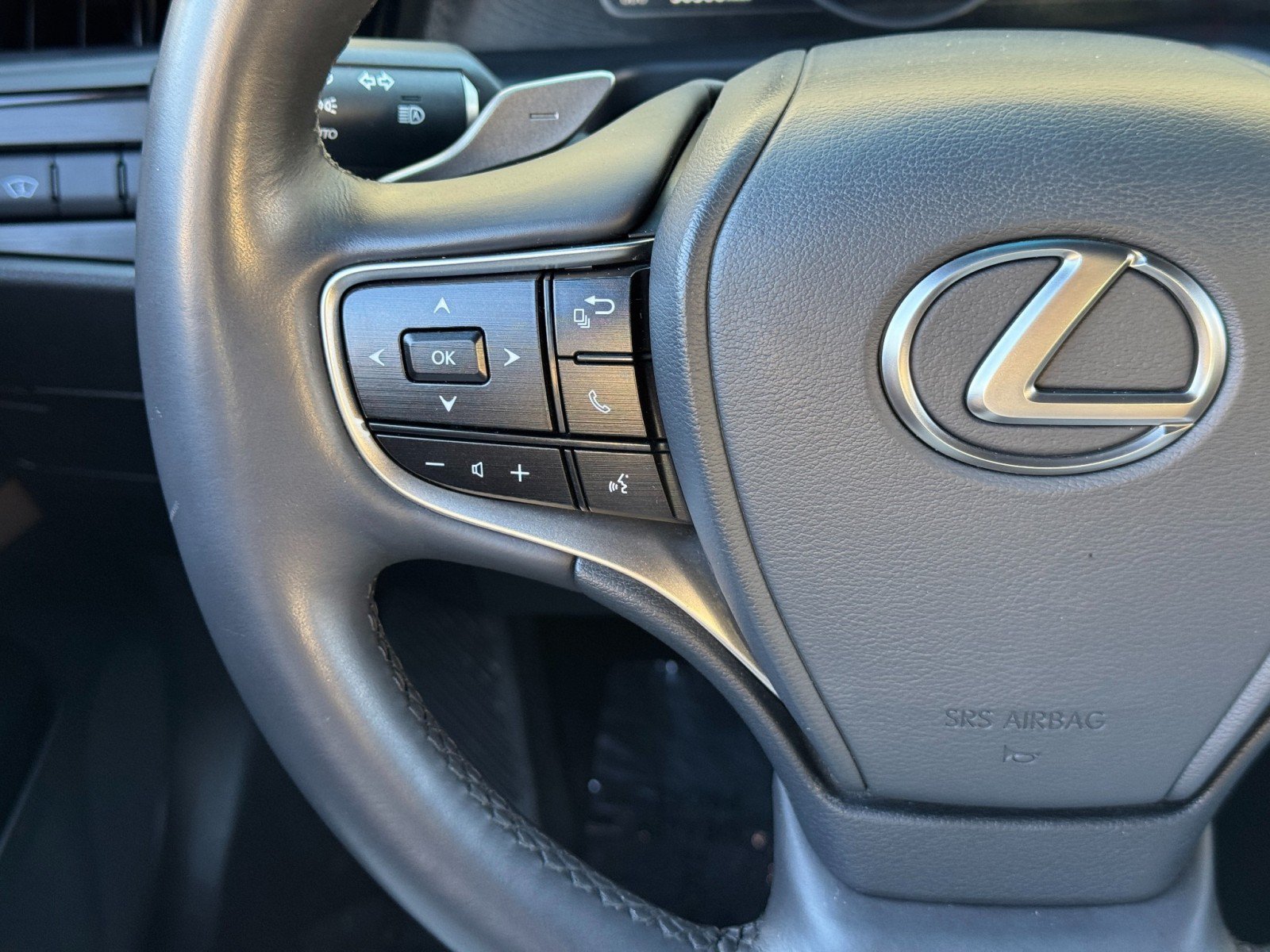 Used 2024 Lexus ES 300h w/ Premium Package FWD image 23