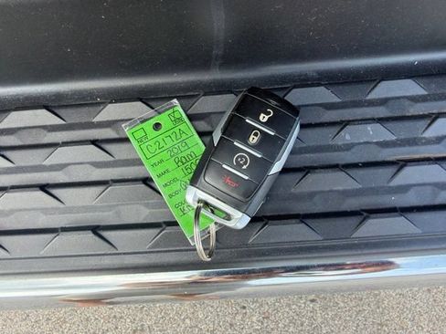 Used 2019 RAM 1500 Laramie AWD/4WD image 15
