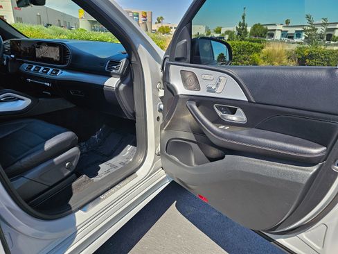 Used 2024 Mercedes-Benz GLE 450e 4MATIC image 36