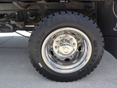 Used 2022 Ford F550 4x4 Crew Cab Super Duty w/ Power Equipment Group image 39