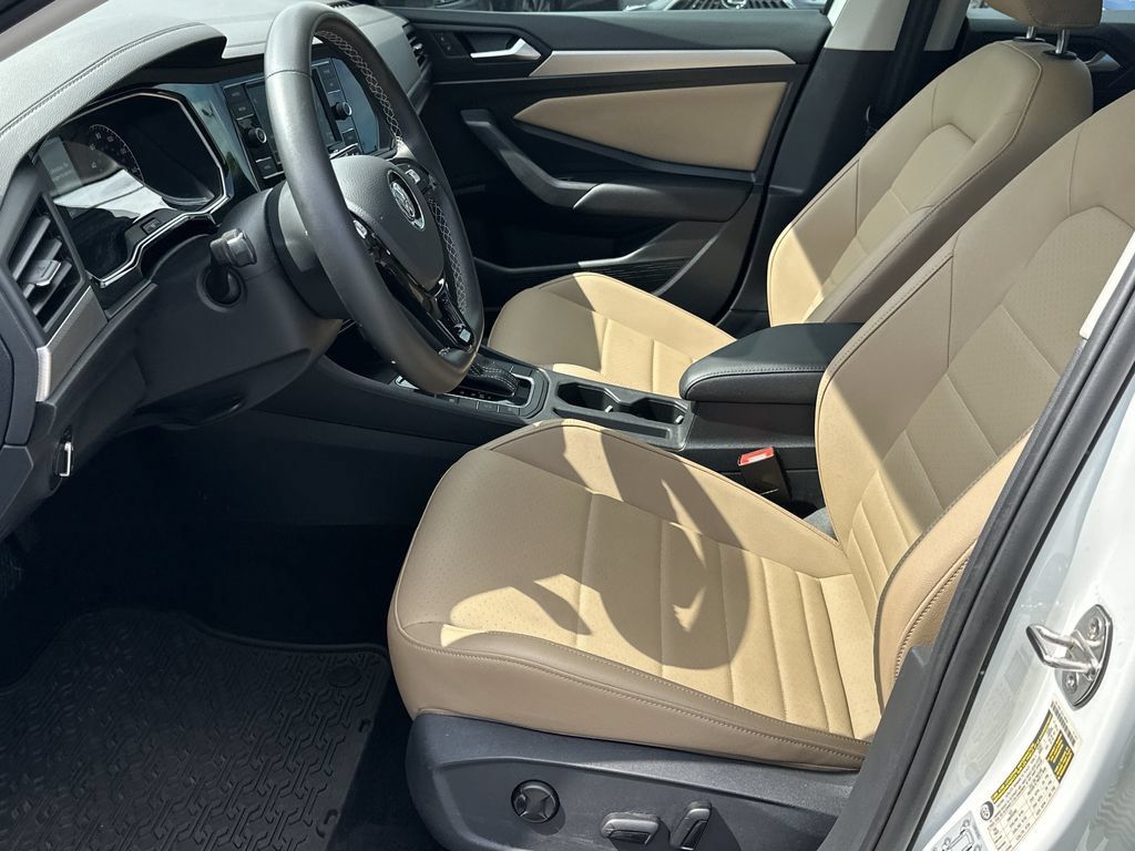 Used 2021 Volkswagen Jetta SE FWD image 14