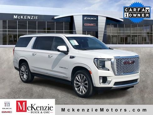 Used 2022 GMC Yukon XL Denali image 1