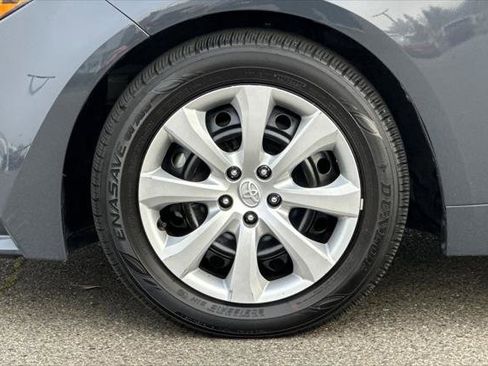Certified 2025 Toyota Corolla LE image 29