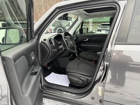 Used 2018 Jeep Renegade Altitude image 12