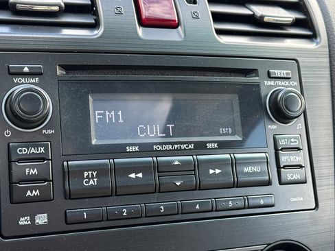 Used 2014 Subaru Crosstrek 2.0i Premium w/ Moonroof Package image 18