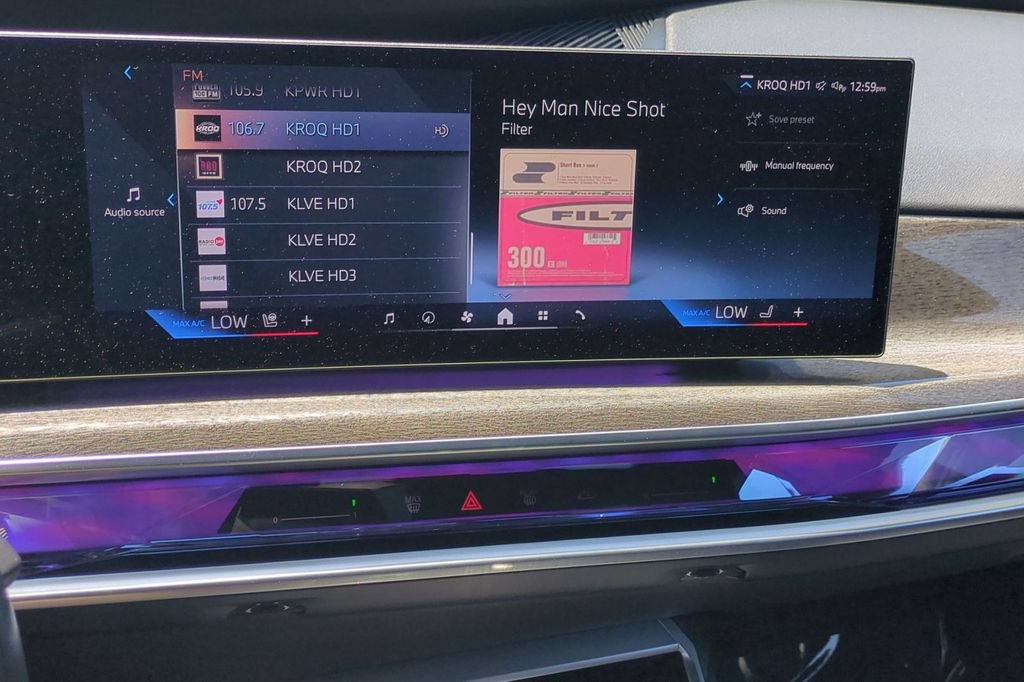 Used 2023 BMW 740i w/ Parking Assistance Package RWD image 14