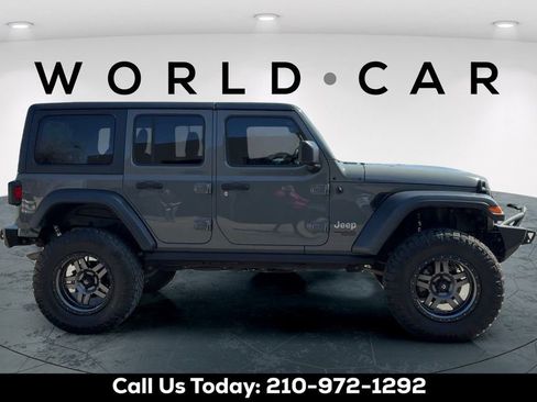 Used 2018 Jeep Wrangler Unlimited Sport S AWD/4WD image 10