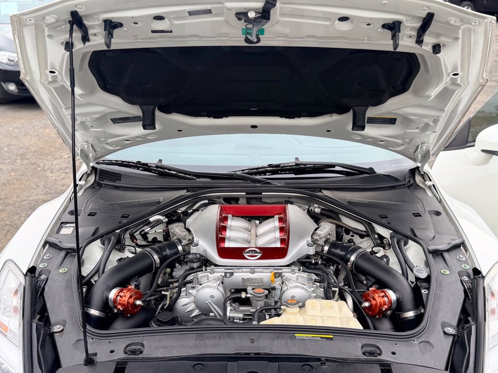Used 2015 Nissan GT-R Premium AWD/4WD image 38