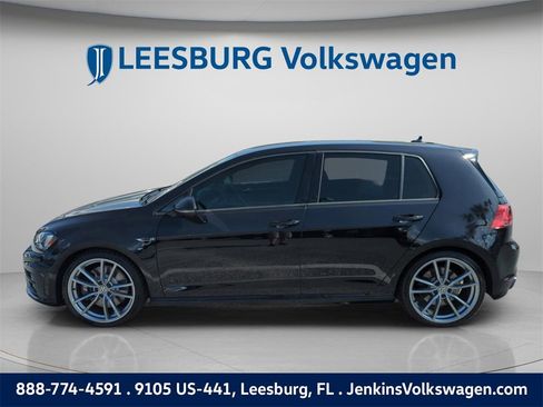 Used 2017 Volkswagen Golf R 4-Door image 11