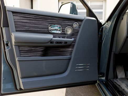 Certified 2023 Rolls-Royce Phantom Sedan w/ The Phantom Package image 23
