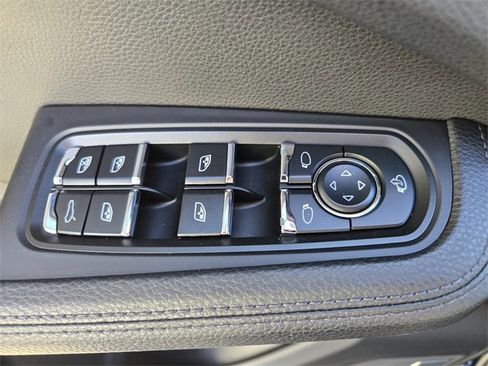 Used 2022 Porsche Macan image 17