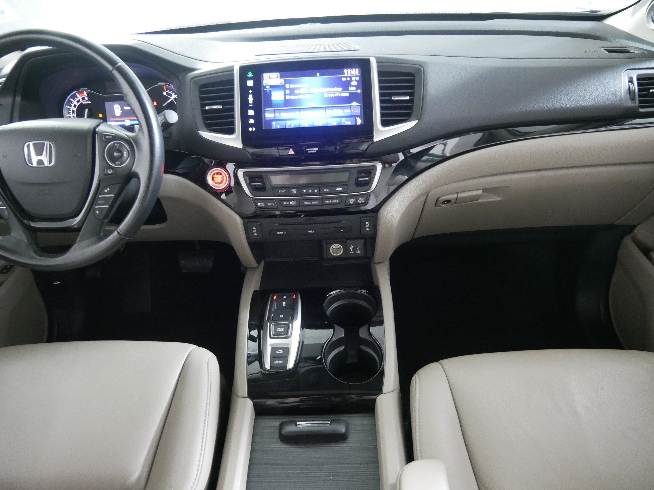 Used 2016 Honda Pilot Touring image 10