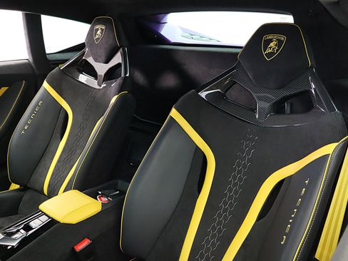 Used 2024 Lamborghini Huracan Tecnica RWD image 28