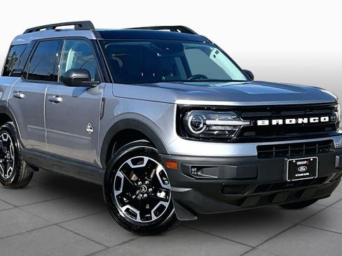 Used 2023 Ford Bronco Sport Outer Banks w/ Tech Package AWD/4WD image 3
