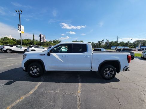 Used 2024 GMC Sierra 1500 SLT AWD/4WD image 2