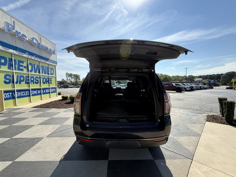 Used 2021 Chevrolet Tahoe Z71 w/ Z71 Signature Package image 34